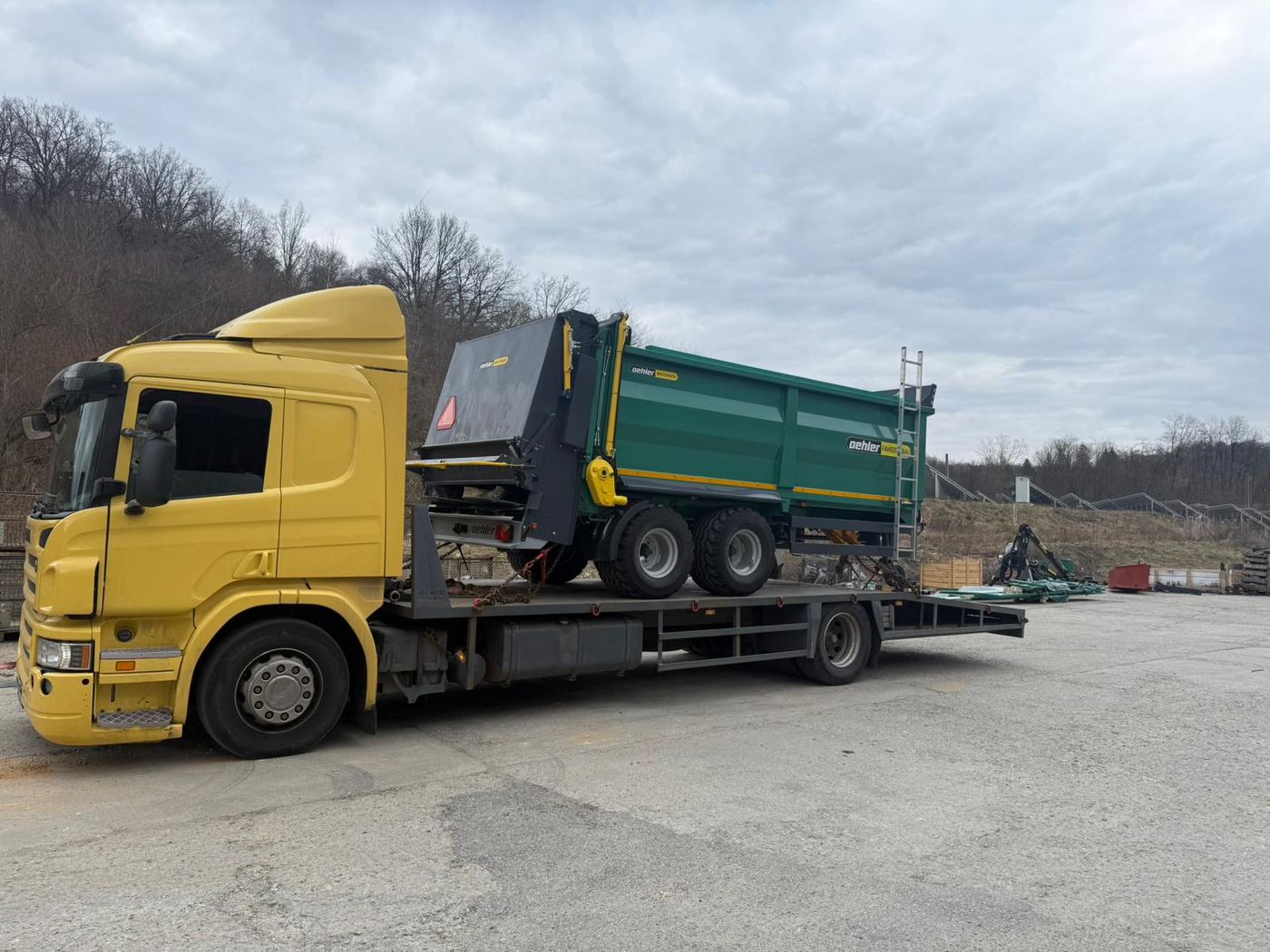 Transport Mercedes Cabriolet cu autoplatformă în Sibiu